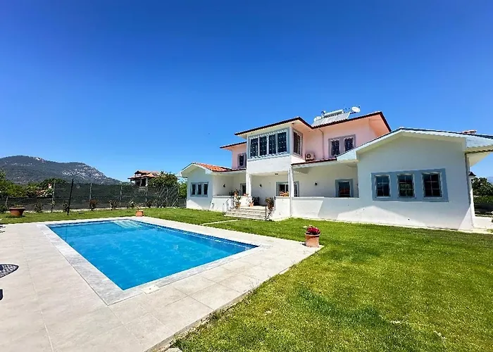 Luxury With Private Pool And Large Garden In Dalyan Villa *