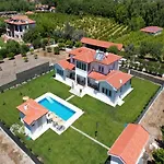 Luxury With Private Pool And Large Garden In Dalyan Villa *