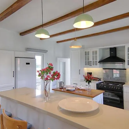 Luxury With Private Pool And Large Garden In Dalyan 别墅