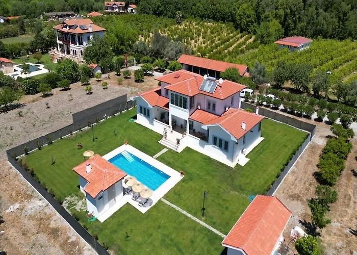 Luxury With Private Pool And Large Garden In Dalyan 别墅 *