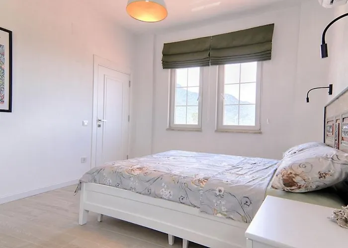 Luxury With Private Pool And Large Garden In Dalyan 别墅 *