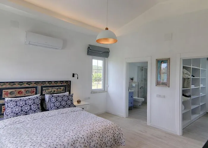 Luxury With Private Pool And Large Garden In Dalyan 别墅